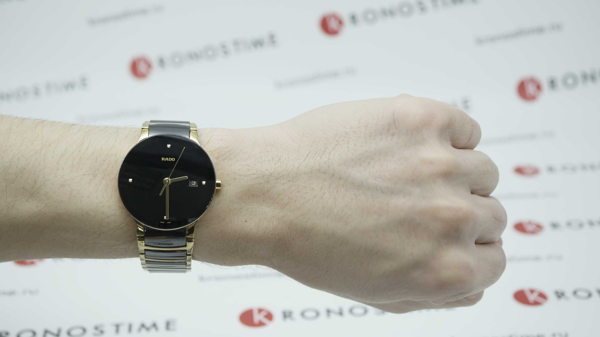 Rado R30929712 мужские часы застежка крупным планом